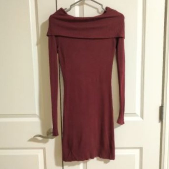 ✨SALE: 3 for $15!✨ Maroon cowl neck dress - size XS - Picture 1 of 3